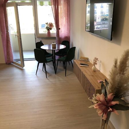 Lilis Apartment Mit Balkon Augsburg Buitenkant foto