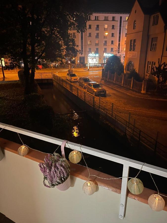 Lilis Apartment Mit Balkon Augsburg Buitenkant foto