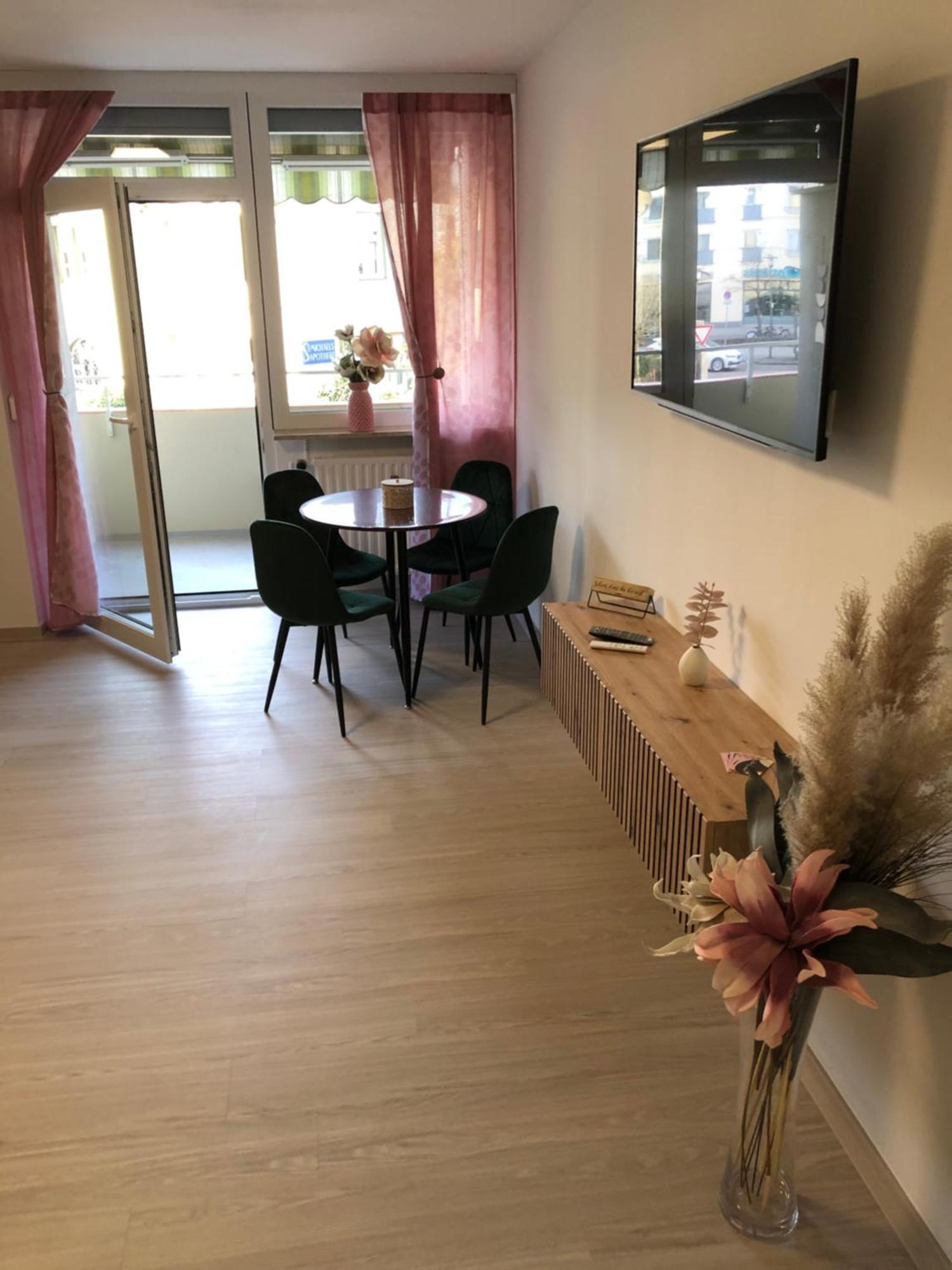 Lilis Apartment Mit Balkon Augsburg Buitenkant foto